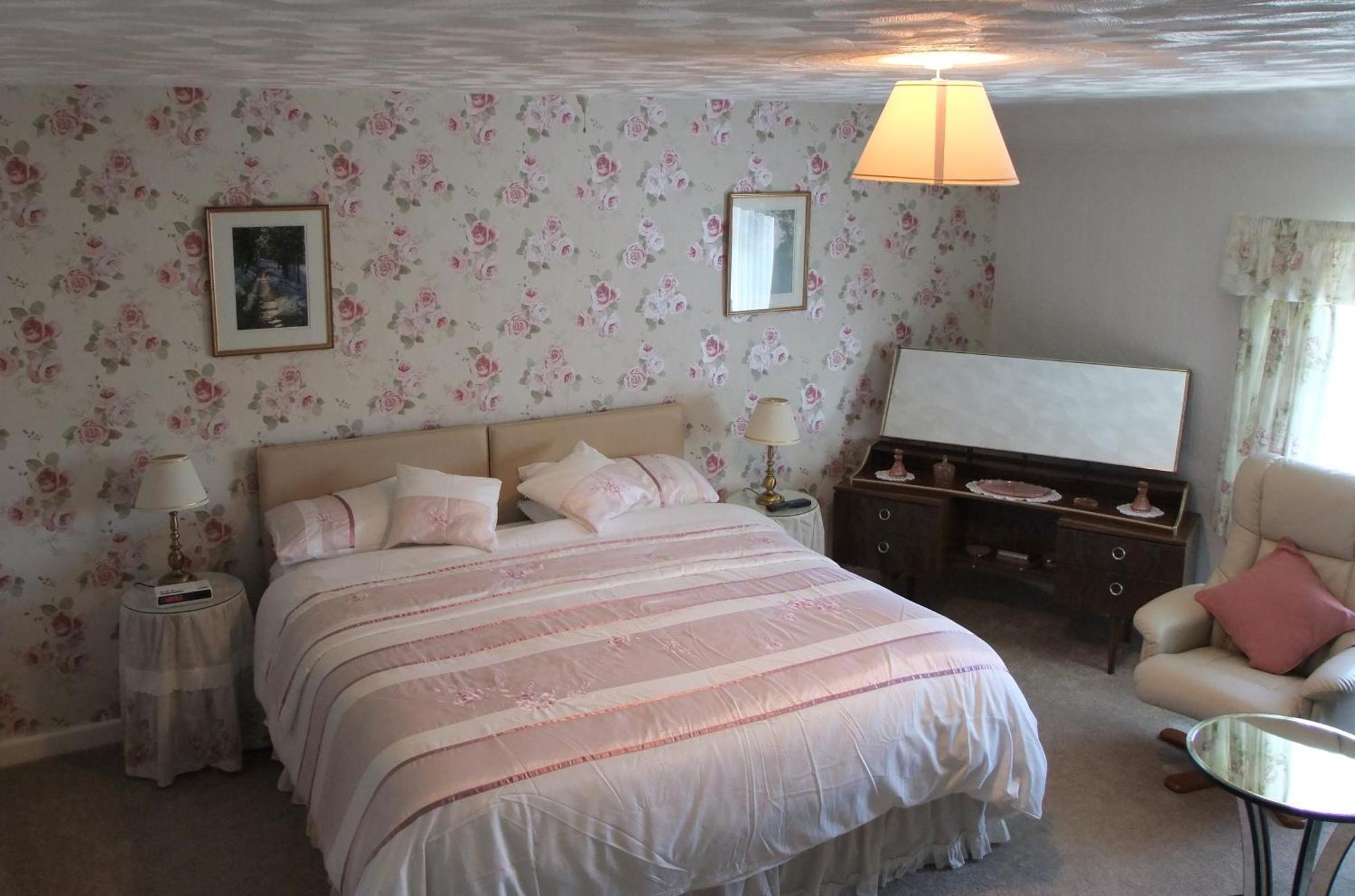 Erw-Lon Farm Bed & Breakfast Pontfaen ห้อง รูปภาพ