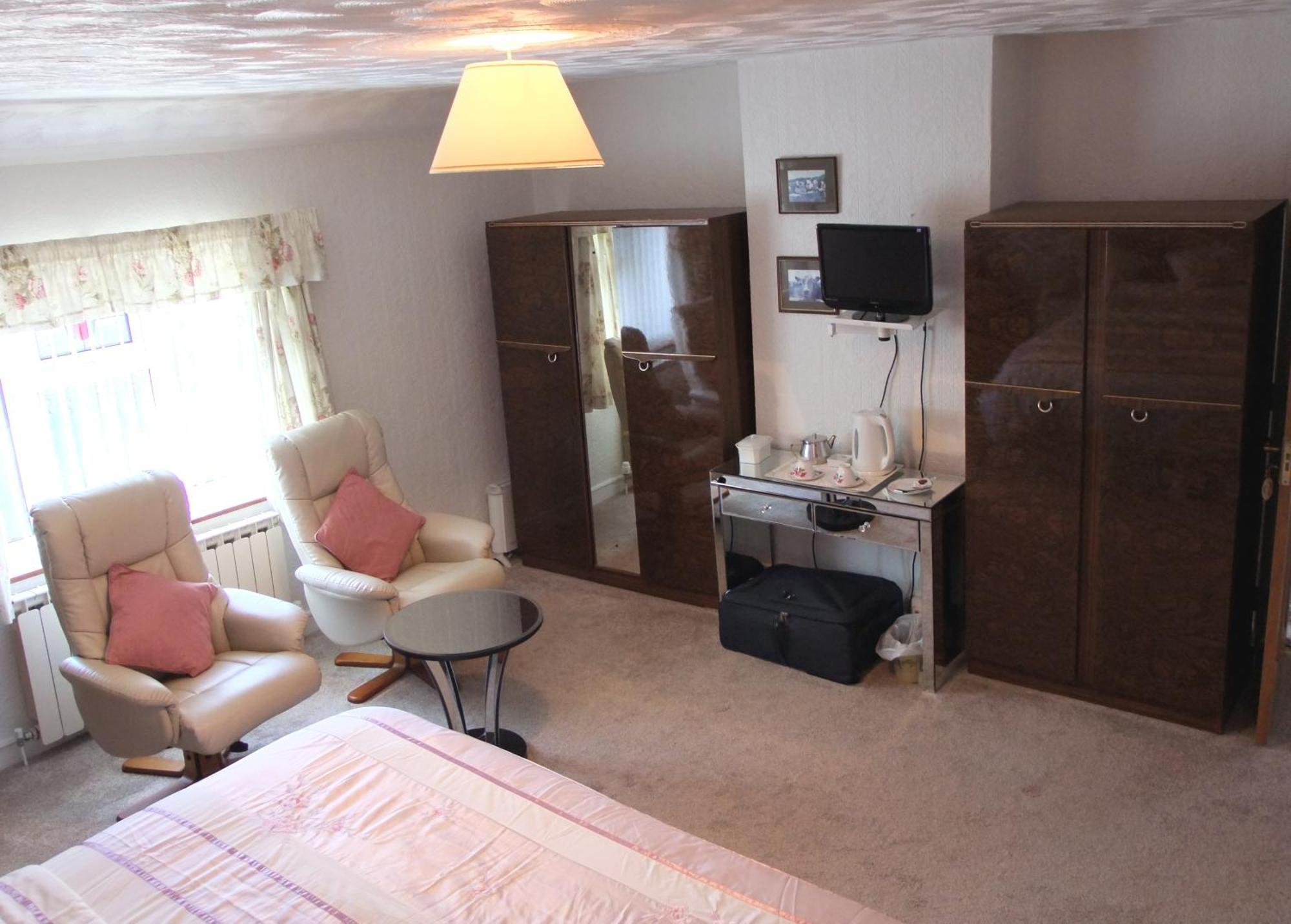 Erw-Lon Farm Bed & Breakfast Pontfaen ห้อง รูปภาพ